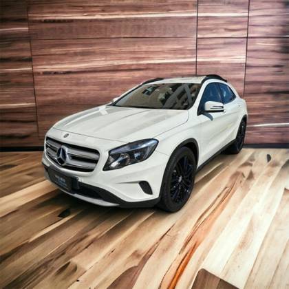 MERCEDES-BENZ GLA 200 1.6 CGI STYLE 16V TURBO FLEX 4P AUTOMÁTICO